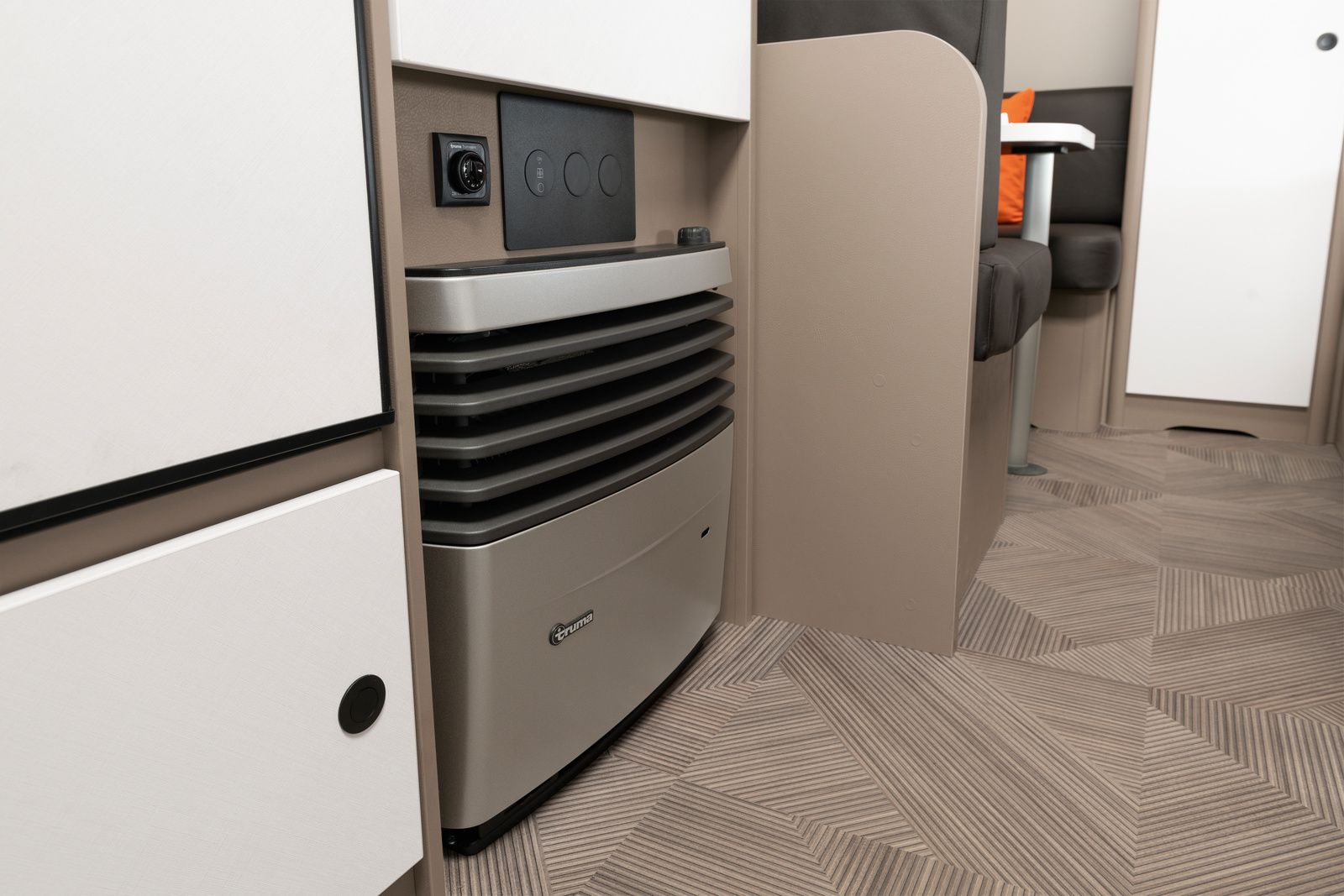 DET_c_go_up_525_KR_ACTIVE_Manilva_Warmluftanlage_RET_080125-Screen