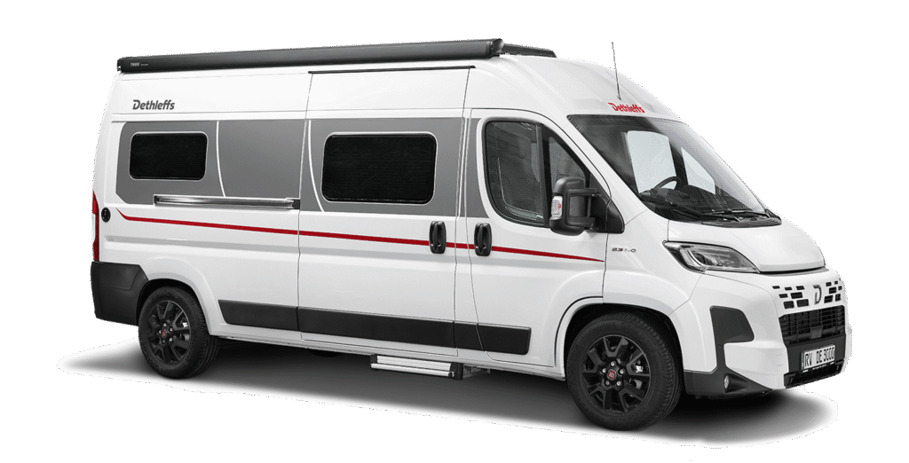 Dethleffs Globetrail Campervan von vorne links mit ausgefahrener Markise