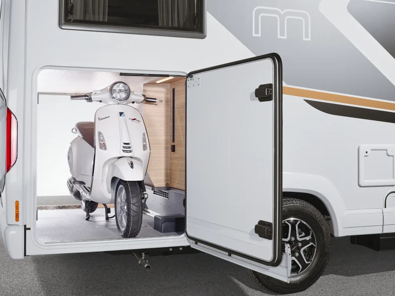 2026_MalibuReisemobil_RM2_I470RB-LE-K_comfort-4.2t_Rollergarage-mit-Roller_1_ergebnis