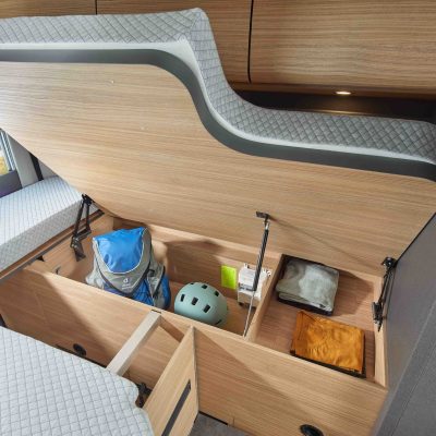 Malibu Diversity Coupe Stauraum unter dem Bett mit Fächern und Gepäck