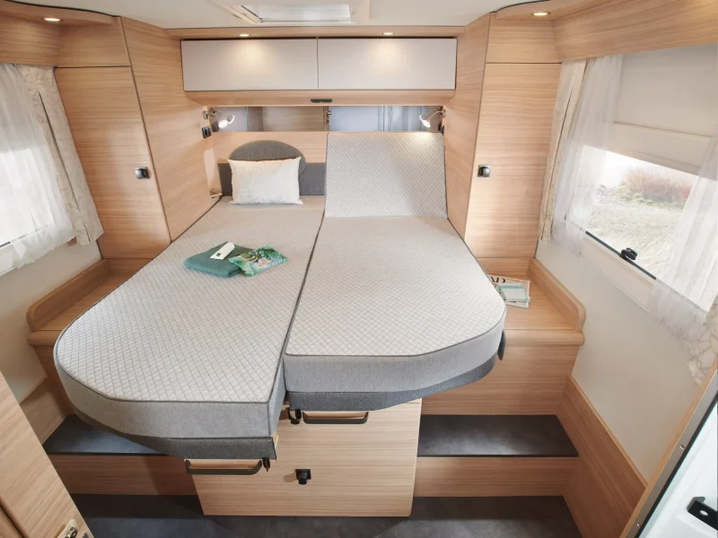 RET-2027_MalibuReisemobil_RM1_T480RB-QB-K_lightweight-3.5t_Queensbett-V2_ergebnis