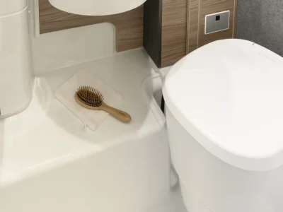 Dethleffs Globebus Bad mit Toilette und Bürste