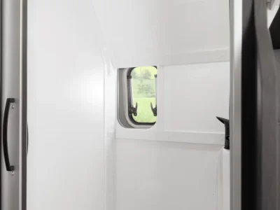 Etrusco CV Plus Bad mit Dusche und Fenster