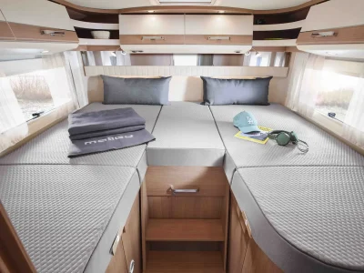 Malibu Comfort Schlafbereich mit zwei Einzelbetten und Kopfkissen