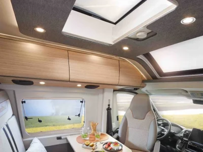 Malibu First Class Sitzgruppe mit Dachfenstern und Blick nach draußen