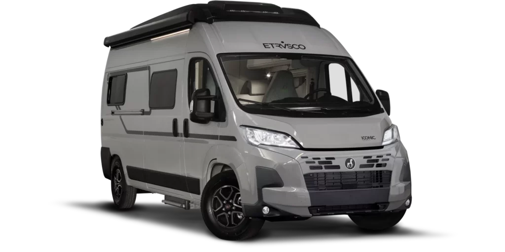 Etrusco Campervan Vorderansicht mit ausgefahrener Markise
